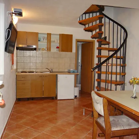 Vakantiehuis House With A Parking Space Borje, Peljesac - 12506